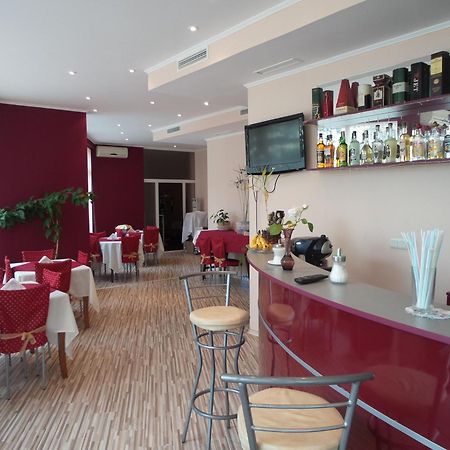 Hotel Paradise Golden Sands Bagian luar foto